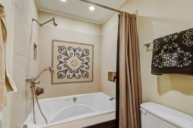 2409 Bering Drive 12, Houston, TX 77057
