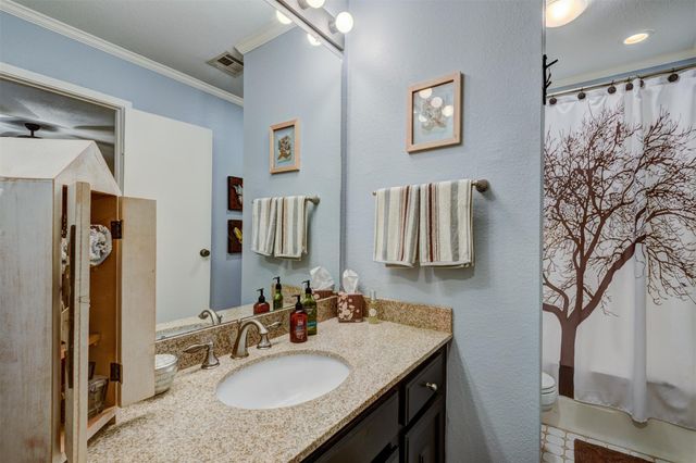 2409 Bering Drive 12, Houston, TX 77057