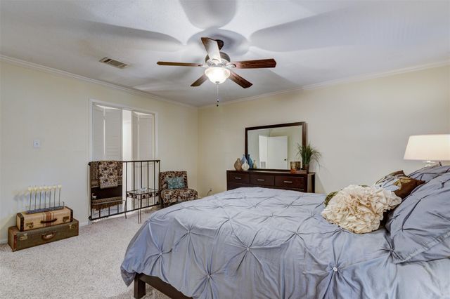 2409 Bering Drive 12, Houston, TX 77057