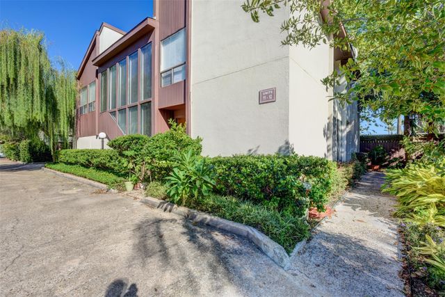2409 Bering Drive 12, Houston, TX 77057