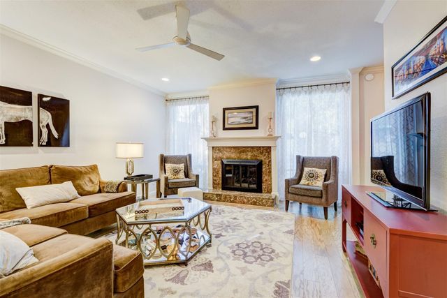 2409 Bering Drive 12, Houston, TX 77057
