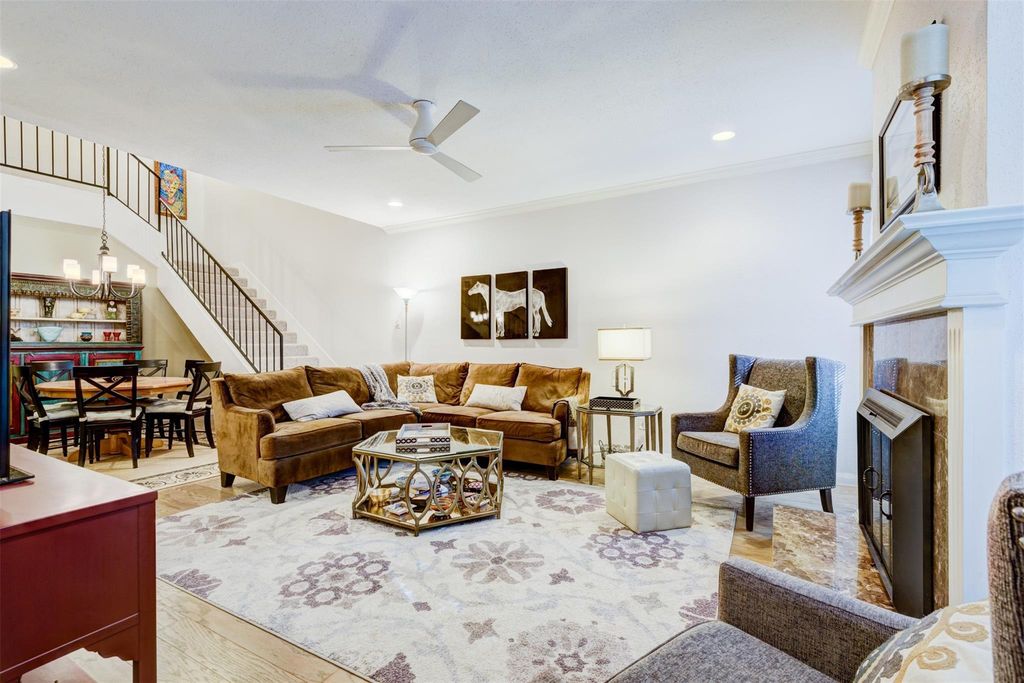 2409 Bering Drive 12, Houston, TX 77057