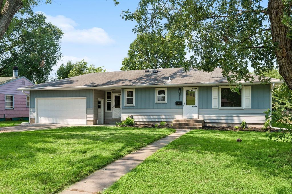 6921 Major Avenue N, Brooklyn Center, MN 55429 — exterior