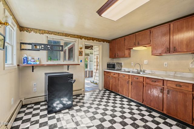 13 Sand Street, Albany, NY 12209