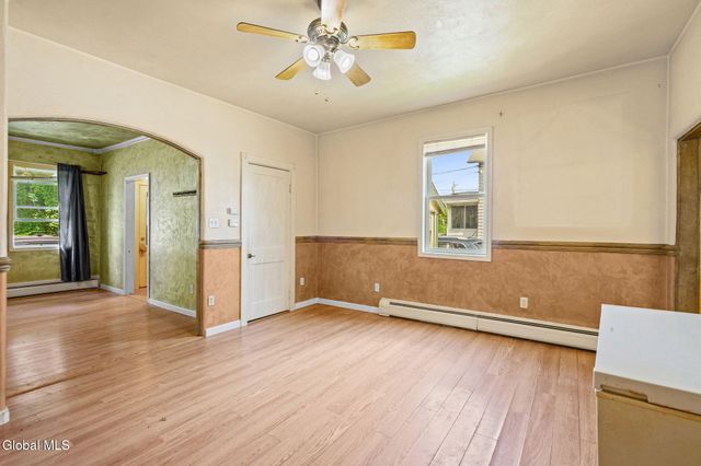 13 Sand Street, Albany, NY 12209
