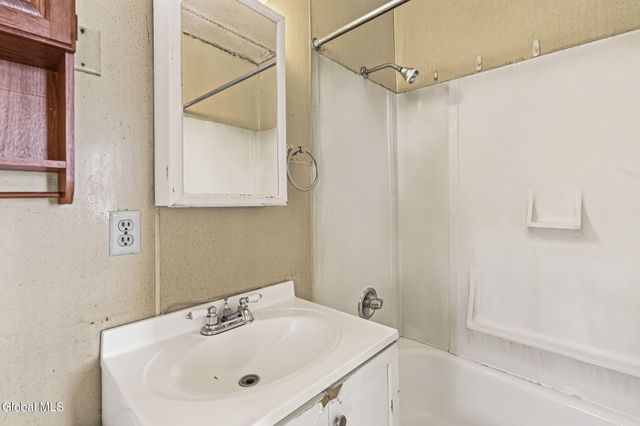 13 Sand Street, Albany, NY 12209