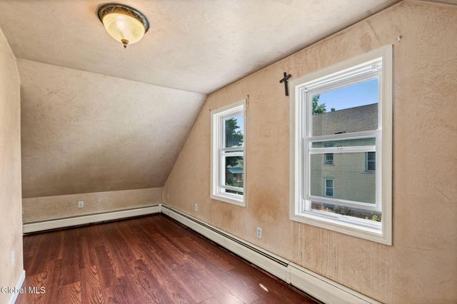 13 Sand Street, Albany, NY 12209