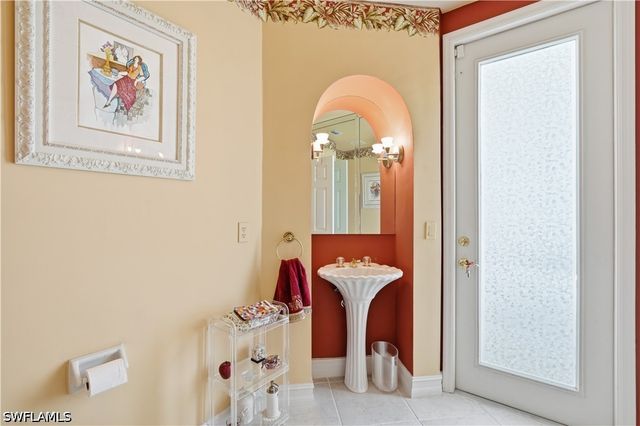 11811 Longshore WAY E, Naples, FL 34119