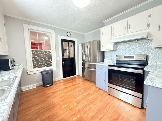 205 E South 5th Street, Seneca, SC 29678