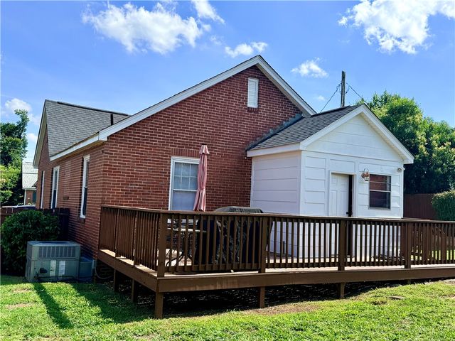 205 E South 5th Street, Seneca, SC 29678