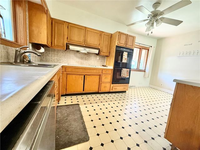 320 N Cascade St, New Castle, PA 16101