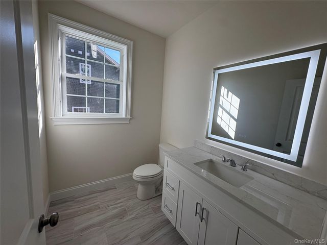 30 Dartmouth Drive, Poughkeepsie, NY 12603