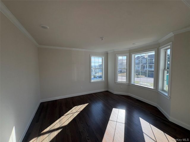 30 Dartmouth Drive, Poughkeepsie, NY 12603