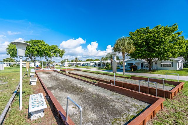 2525 W GOLF Boulevard 119, Pompano Beach, FL 33064