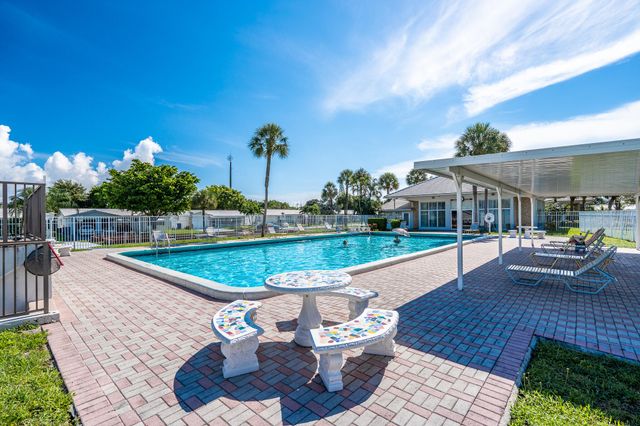 2525 W GOLF Boulevard 119, Pompano Beach, FL 33064