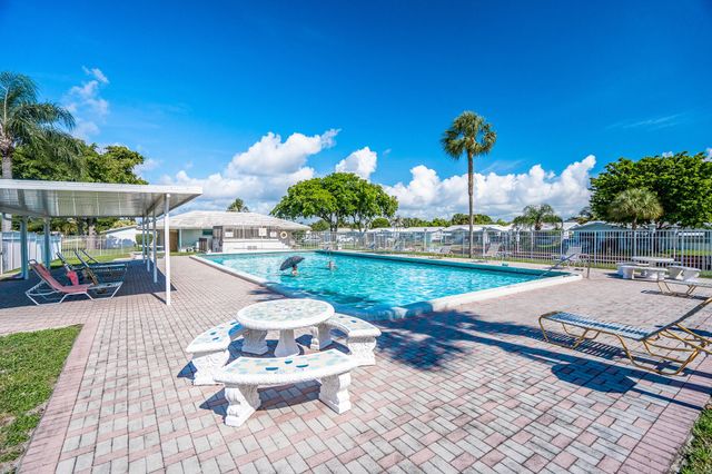 2525 W GOLF Boulevard 119, Pompano Beach, FL 33064