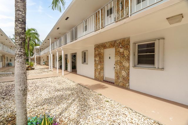2525 W GOLF Boulevard 119, Pompano Beach, FL 33064