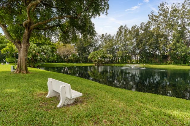 2525 W GOLF Boulevard 119, Pompano Beach, FL 33064