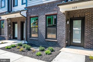 323 SADIE CIR, New Brunswick, NJ 08901