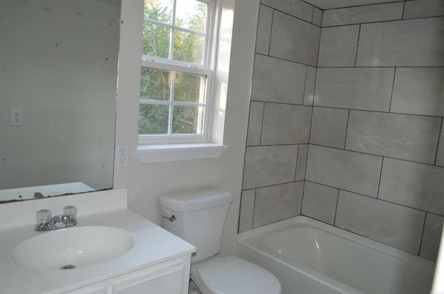 1104 W Searcy Street, Heber Springs, AR 72543