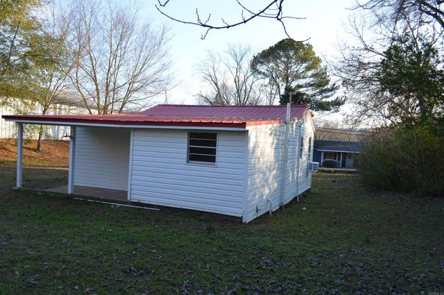 1104 W Searcy Street, Heber Springs, AR 72543