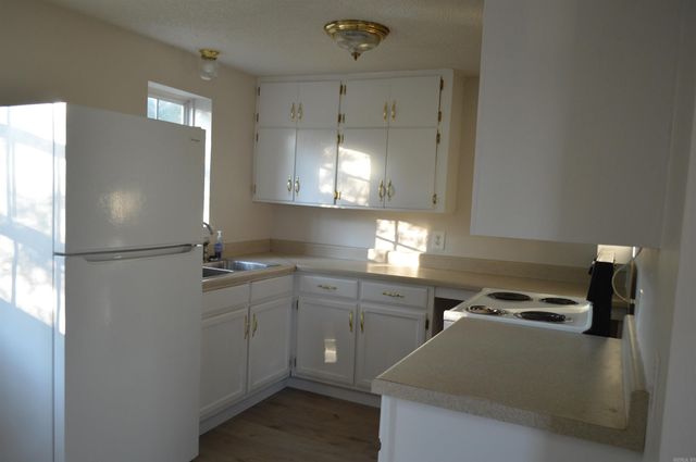 1104 W Searcy Street, Heber Springs, AR 72543