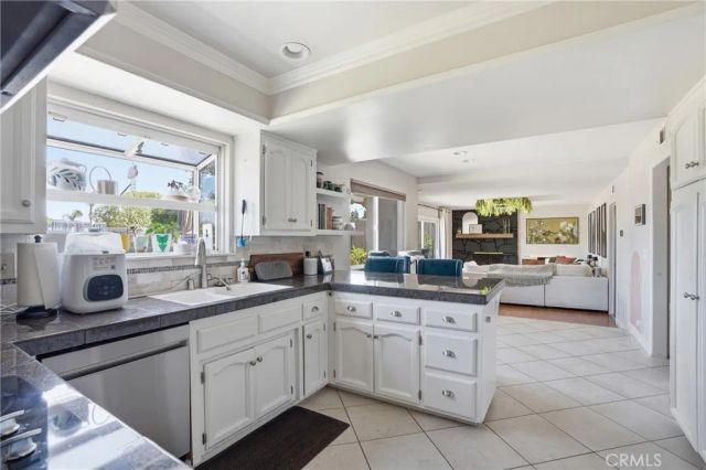 275 Meadowbrook Drive, Santa Maria, CA 93455