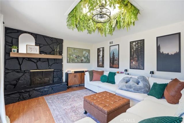 275 Meadowbrook Drive, Santa Maria, CA 93455