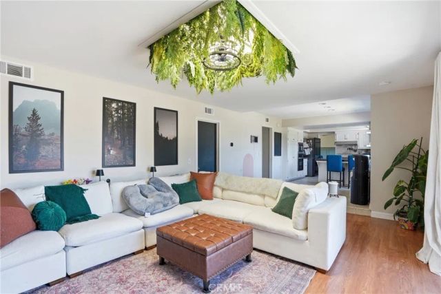275 Meadowbrook Drive, Santa Maria, CA 93455