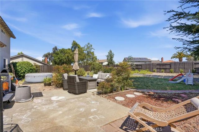 275 Meadowbrook Drive, Santa Maria, CA 93455