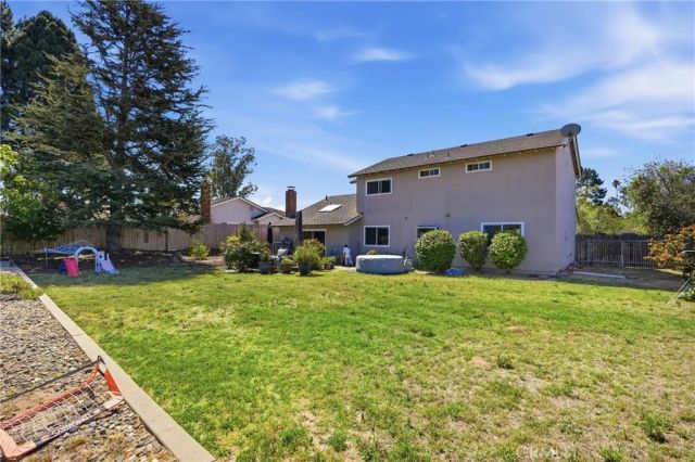 275 Meadowbrook Drive, Santa Maria, CA 93455