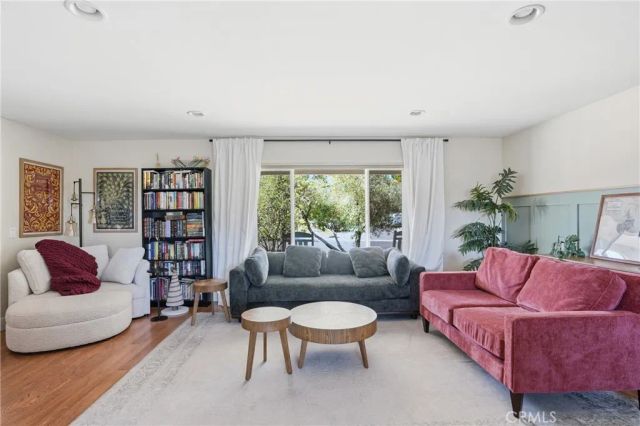 275 Meadowbrook Drive, Santa Maria, CA 93455