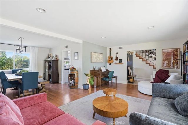 275 Meadowbrook Drive, Santa Maria, CA 93455