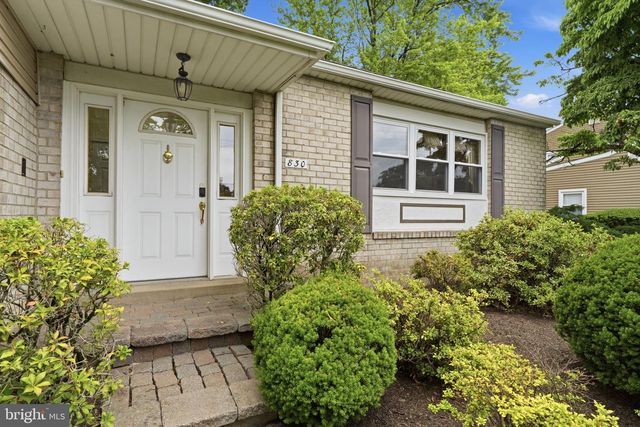 830 DAVISVILLE RD, Warminster, PA 18974