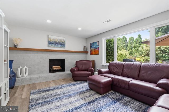830 DAVISVILLE RD, Warminster, PA 18974