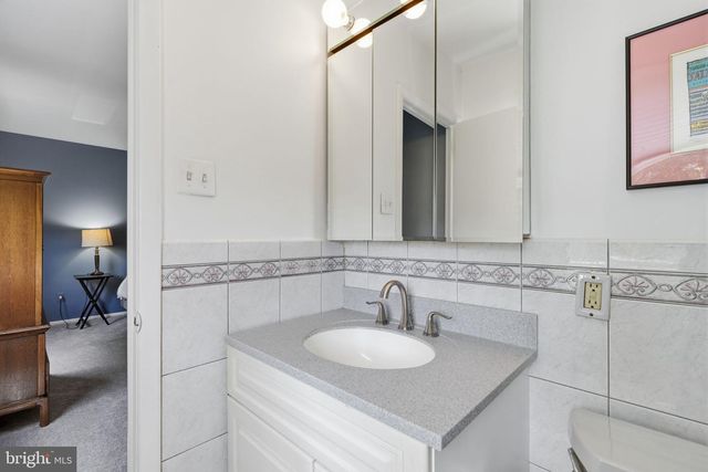 830 DAVISVILLE RD, Warminster, PA 18974