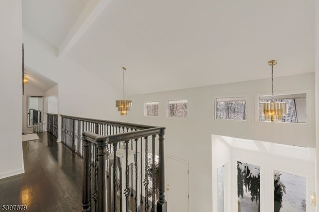 14 Lookout Dr, Roxbury Twp., NJ 07852