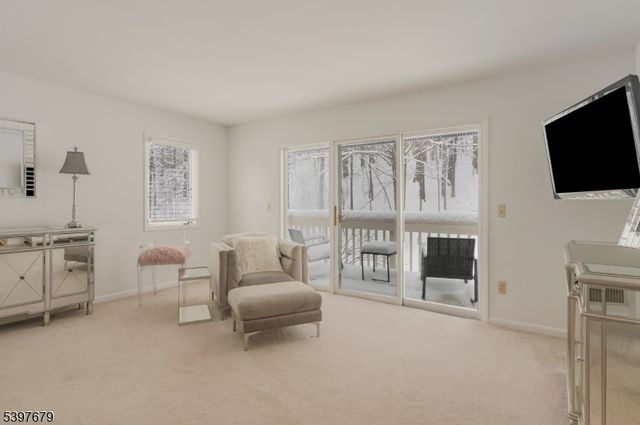 14 Lookout Dr, Roxbury Twp., NJ 07852