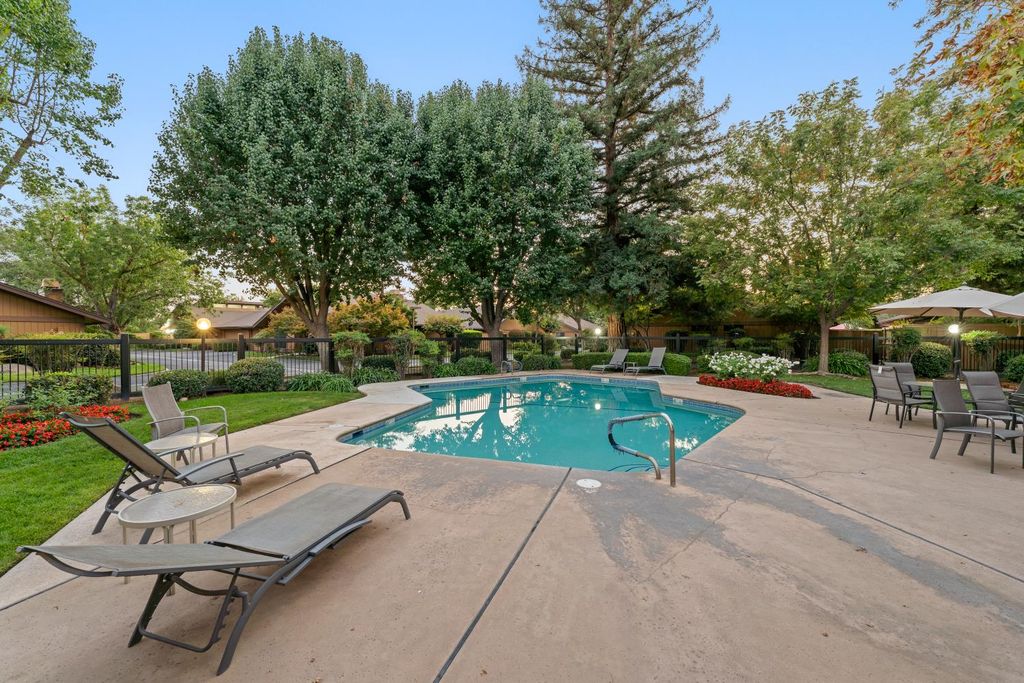 Image 25 of property listing at 6260 N Palm Avenue # 111, Fresno, CA 93704