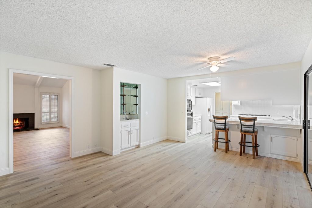 Image 6 of property listing at 6260 N Palm Avenue # 111, Fresno, CA 93704