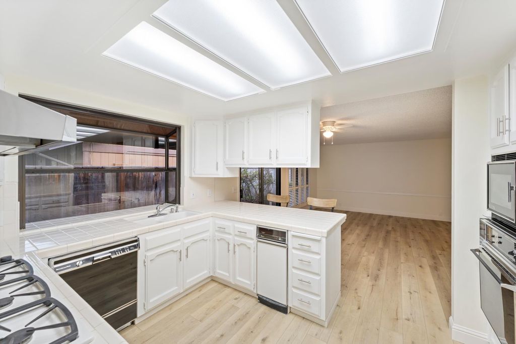 Image 9 of property listing at 6260 N Palm Avenue # 111, Fresno, CA 93704