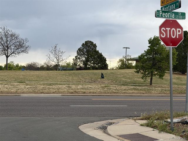 12076 E Montana Place, Aurora, CO 80012