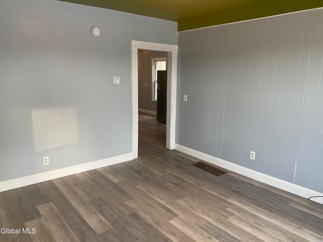 609 Bluff Avenue, Schenectady, NY 12303