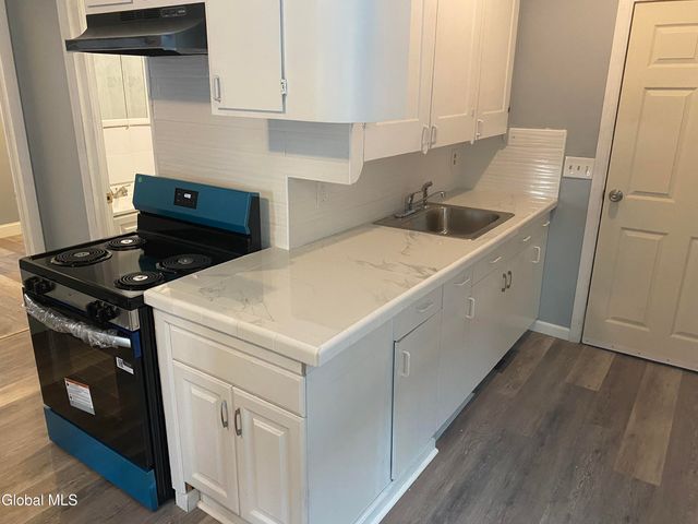 609 Bluff Avenue, Schenectady, NY 12303