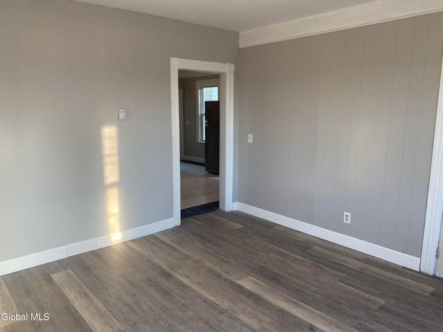 609 Bluff Avenue, Schenectady, NY 12303