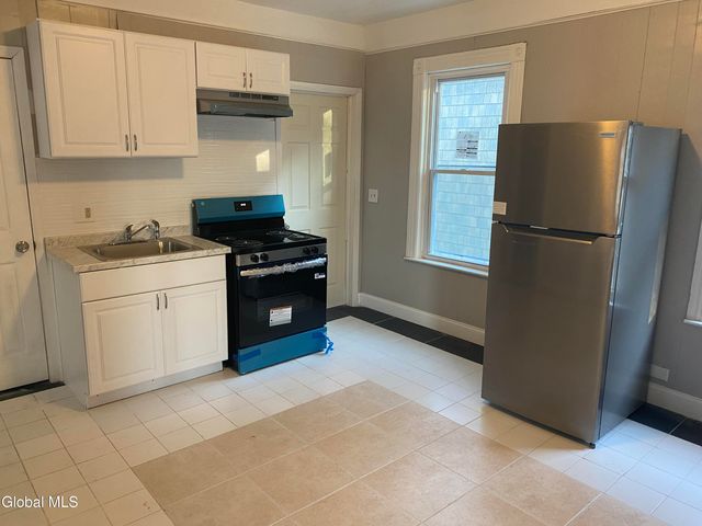 609 Bluff Avenue, Schenectady, NY 12303