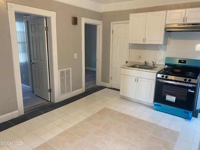 609 Bluff Avenue, Schenectady, NY 12303