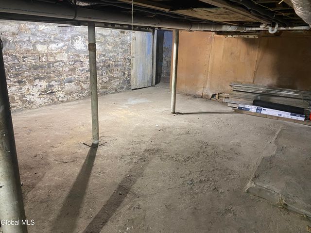 609 Bluff Avenue, Schenectady, NY 12303