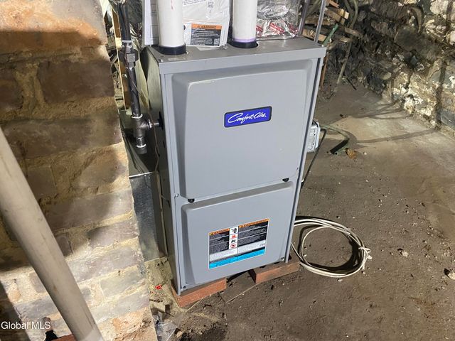 609 Bluff Avenue, Schenectady, NY 12303