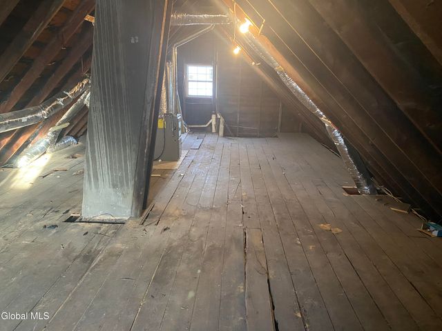 609 Bluff Avenue, Schenectady, NY 12303